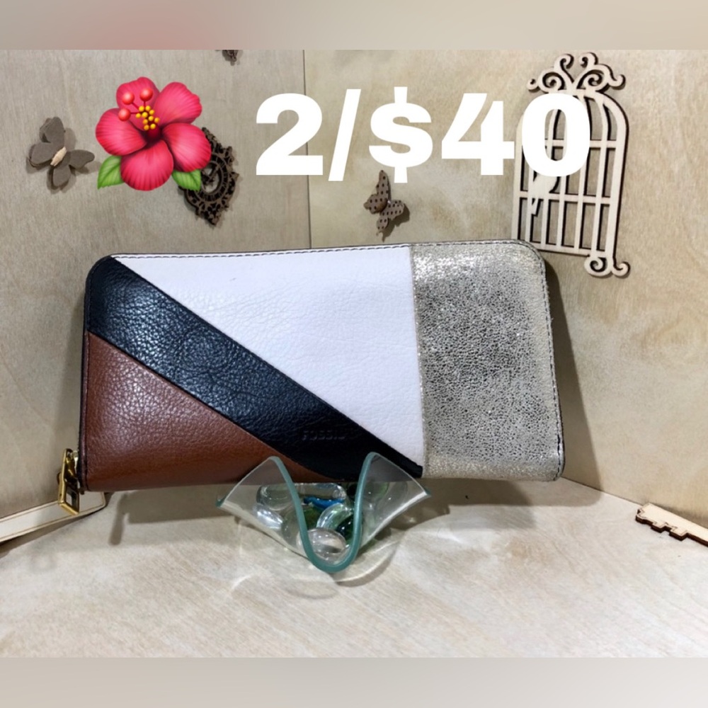 🌺 Fossil Emma Zip Around Clutch